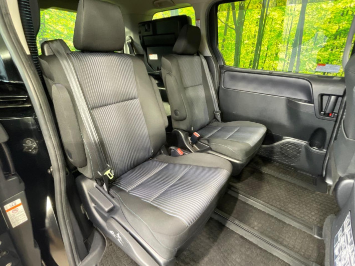 2014 Toyota Voxy DBA-ZRR80W (UW-6a20eda86e4c1)[25]