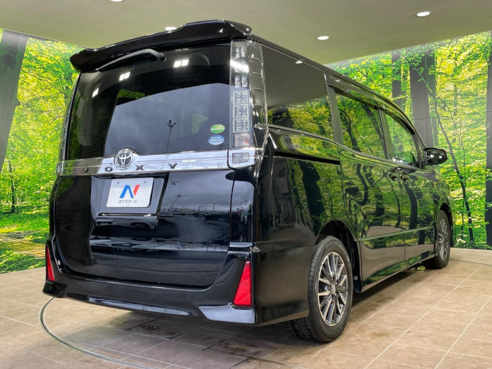 2014 Toyota Voxy DBA-ZRR80W (UW-6a20eda86e4c1)[27]