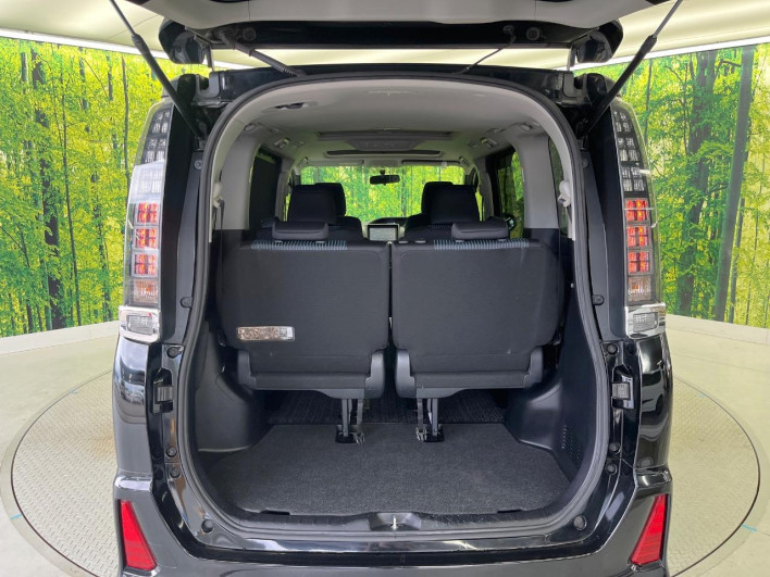 2014 Toyota Voxy DBA-ZRR80W (UW-6a20eda8c084f)[28]