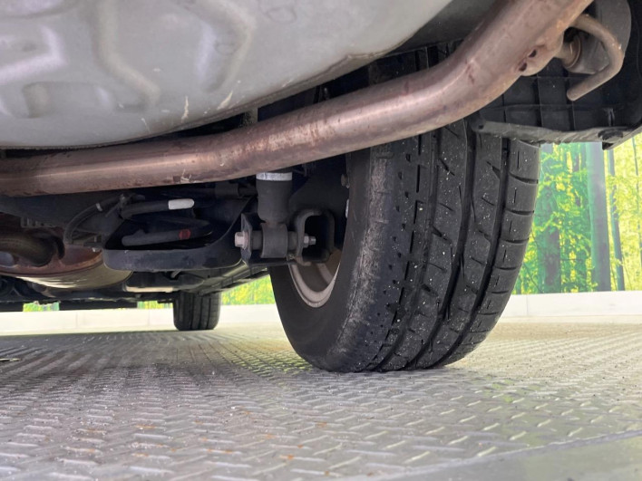2014 Toyota Voxy DBA-ZRR80W (UW-6a20eda8c084f)[22]