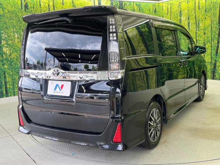 2014 Toyota Voxy DBA-ZRR80W (UW-6a20eda8c084f)[8]