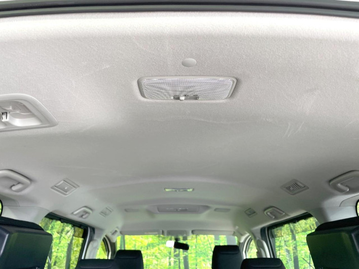 2015 Toyota Voxy DBA-ZRR80W (UW-6a20edaa25ae4)[26]