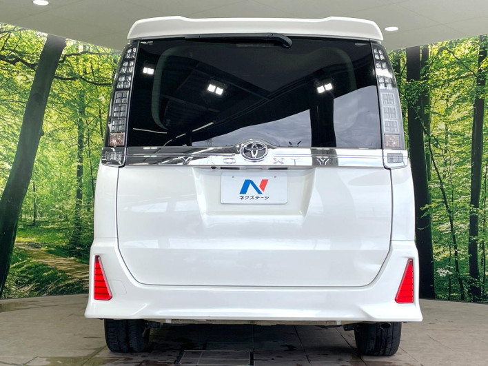 2015 Toyota Voxy DBA-ZRR80W (UW-6a20edaa25ae4)[7]