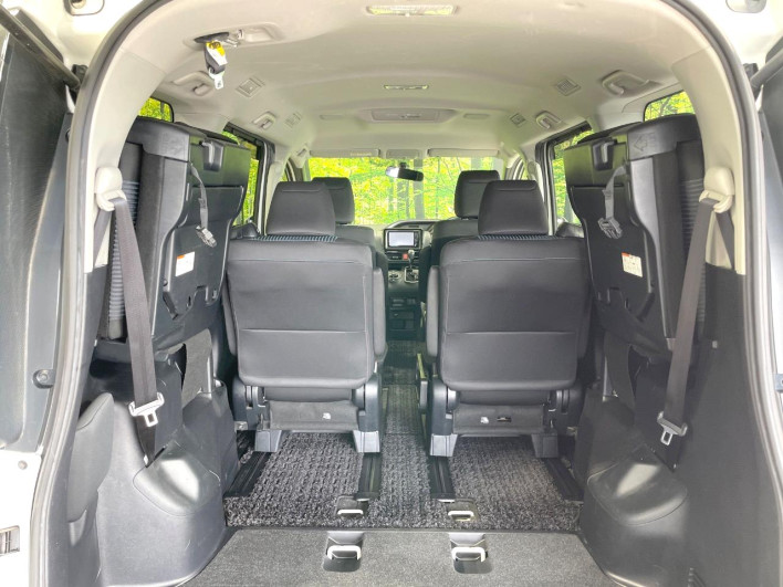 2015 Toyota Voxy DBA-ZRR80W (UW-6a20edaa25ae4)[25]