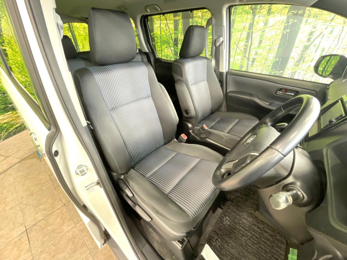 2015 Toyota Voxy DBA-ZRR80W (UW-6a20edaa25ae4)[19]