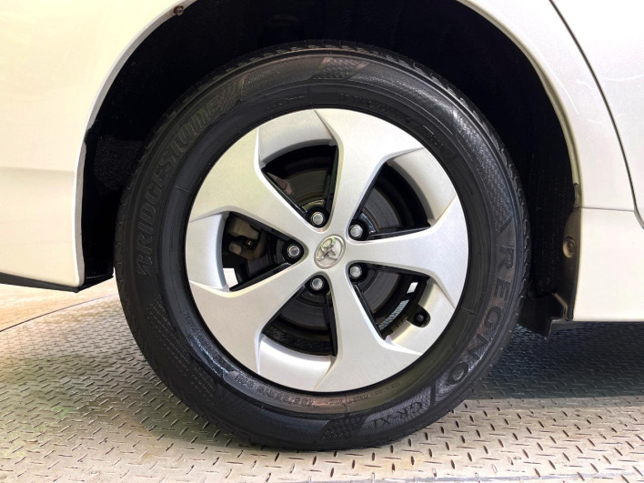 2012 Toyota Prius PHV DLA-ZVW35 (UW-6a20edc1ccd4e)[15]