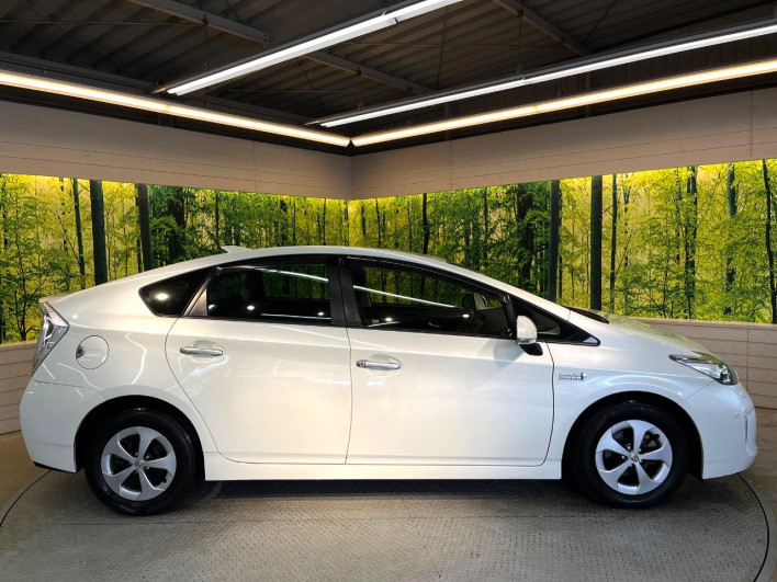 2012 Toyota Prius PHV DLA-ZVW35 (UW-6a20edc1ccd4e)[8]