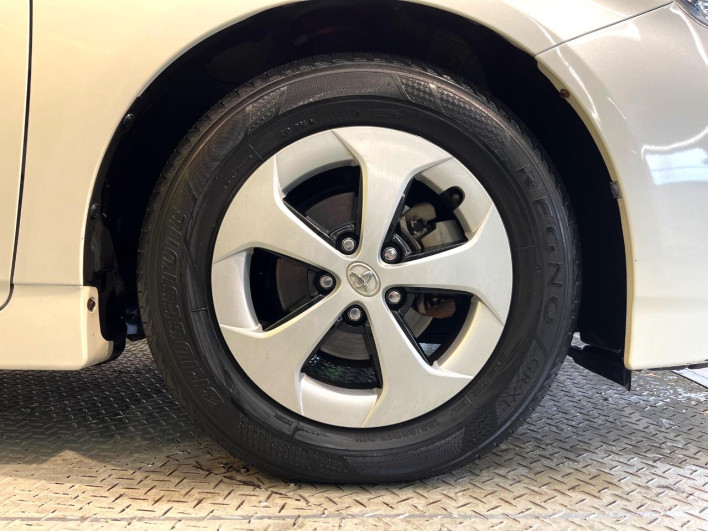 2012 Toyota Prius PHV DLA-ZVW35 (UW-6a20edc1ccd4e)[14]