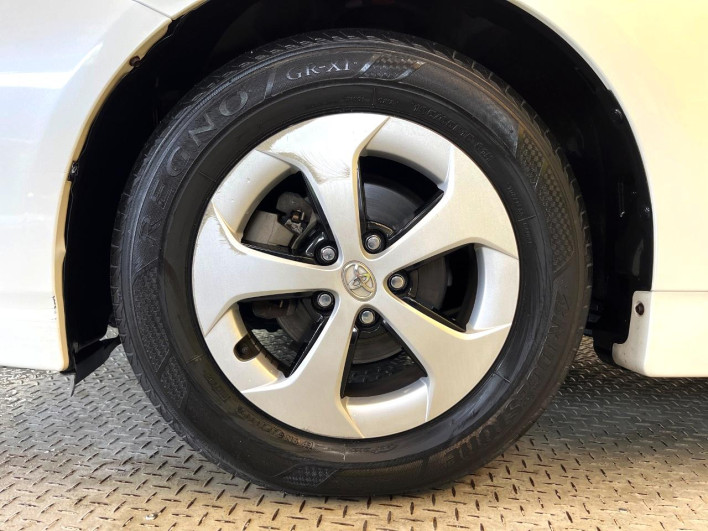 2012 Toyota Prius PHV DLA-ZVW35 (UW-6a20edc1ccd4e)[17]