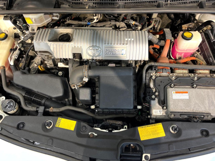 2012 Toyota Prius PHV DLA-ZVW35 (UW-6a20edc1ccd4e)[5]