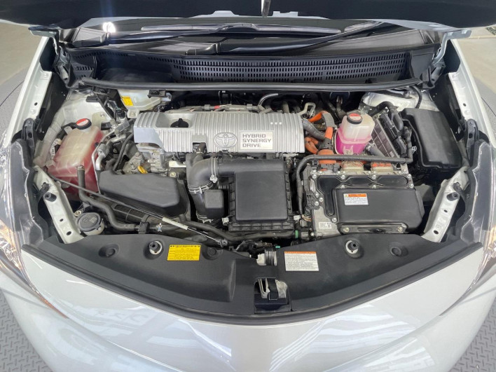 2015 Toyota Prius α DAA-ZVW40W (UW-6a20edc22a0e7)[11]