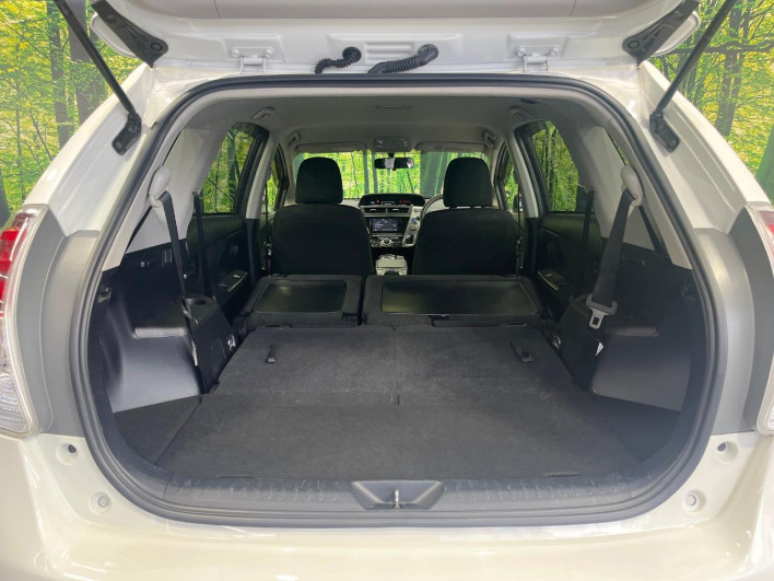 2015 Toyota Prius α DAA-ZVW40W (UW-6a20edc22a0e7)[28]