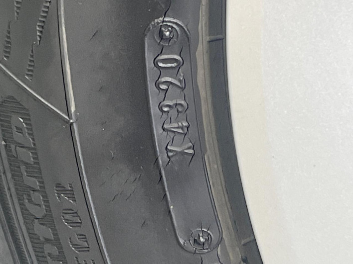 2015 Toyota Prius α DAA-ZVW40W (UW-6a20edc22a0e7)[17]