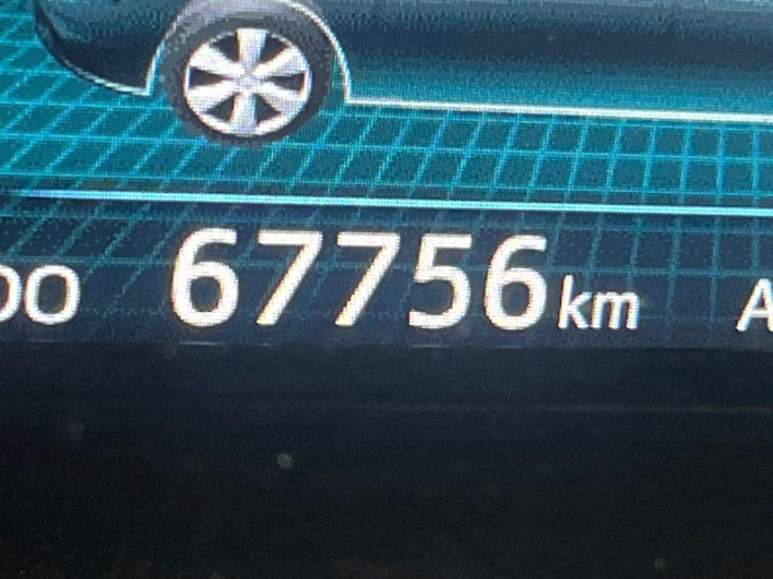 2015 Toyota Prius α DAA-ZVW40W (UW-6a20edc22a0e7)[2]