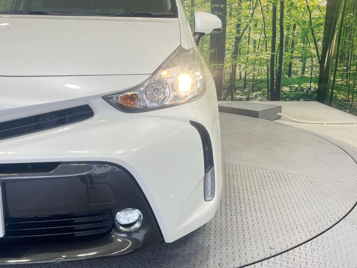 2015 Toyota Prius α DAA-ZVW40W (UW-6a20edc22a0e7)[12]