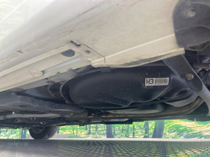 2015 Toyota Prius α DAA-ZVW40W (UW-6a20edc22a0e7)[6]