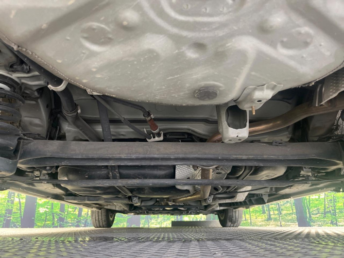 2015 Toyota Prius α DAA-ZVW40W (UW-6a20edc22a0e7)[5]