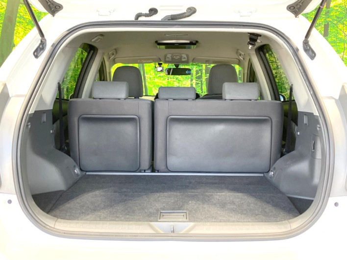 2014 Toyota Prius α DAA-ZVW41W (UW-6a20edc4183fc)[7]