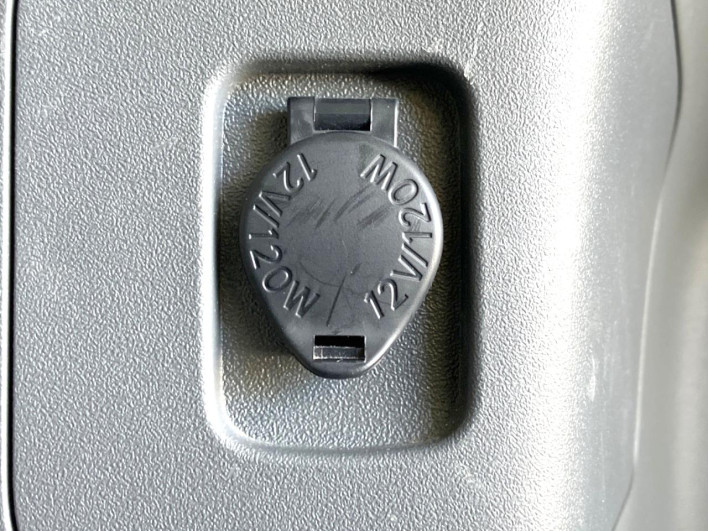2014 Toyota Prius α DAA-ZVW41W (UW-6a20edc4183fc)[9]