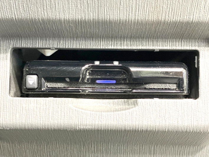 2014 Toyota Prius α DAA-ZVW41W (UW-6a20edc4183fc)[16]