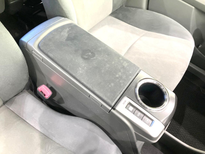 2014 Toyota Prius α DAA-ZVW41W (UW-6a20edc4183fc)[21]