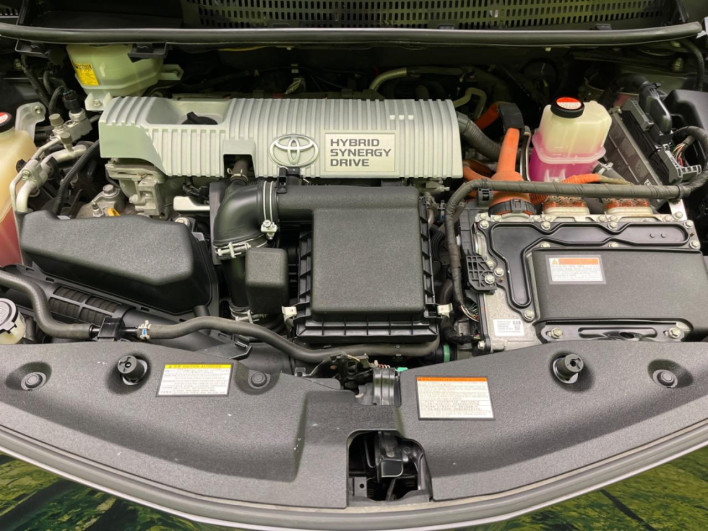 2015 Toyota Prius α DAA-ZVW41W (UW-6a20edc460381)[4]