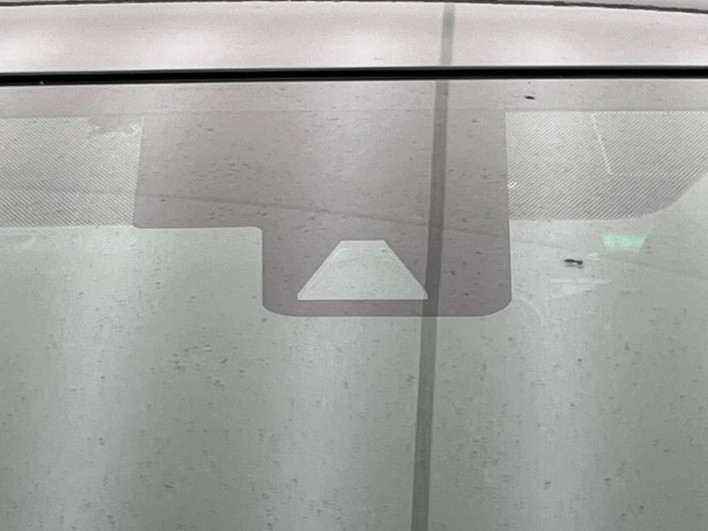 2015 Toyota Prius α DAA-ZVW41W (UW-6a20edc460381)[5]