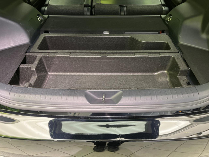 2015 Toyota Prius α DAA-ZVW41W (UW-6a20edc460381)[17]