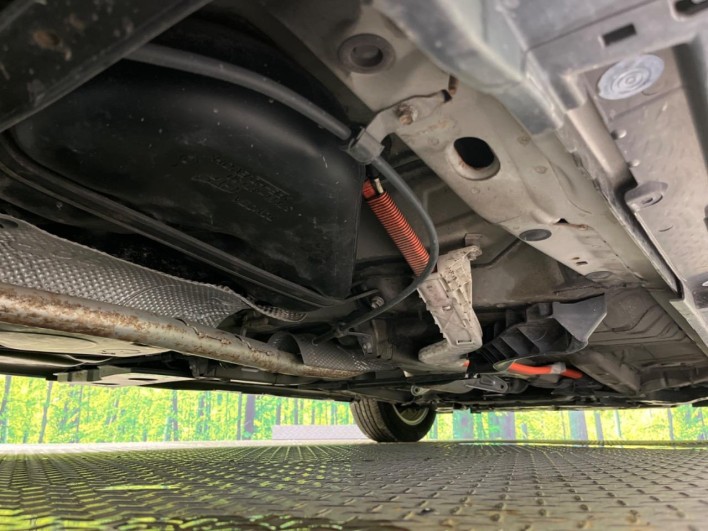 2015 Toyota Prius α DAA-ZVW41W (UW-6a20edc460381)[15]