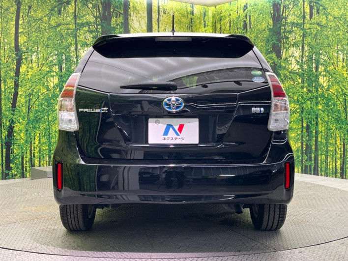 2015 Toyota Prius α DAA-ZVW41W (UW-6a20edc460381)[27]
