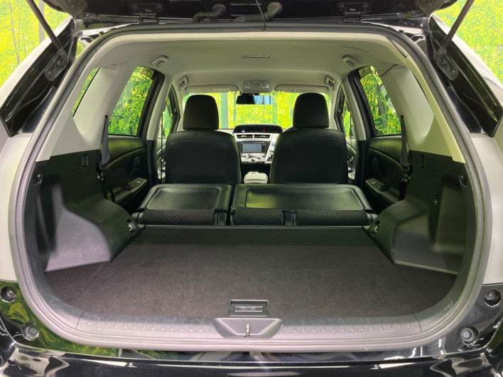2015 Toyota Prius α DAA-ZVW41W (UW-6a20edc460381)[16]