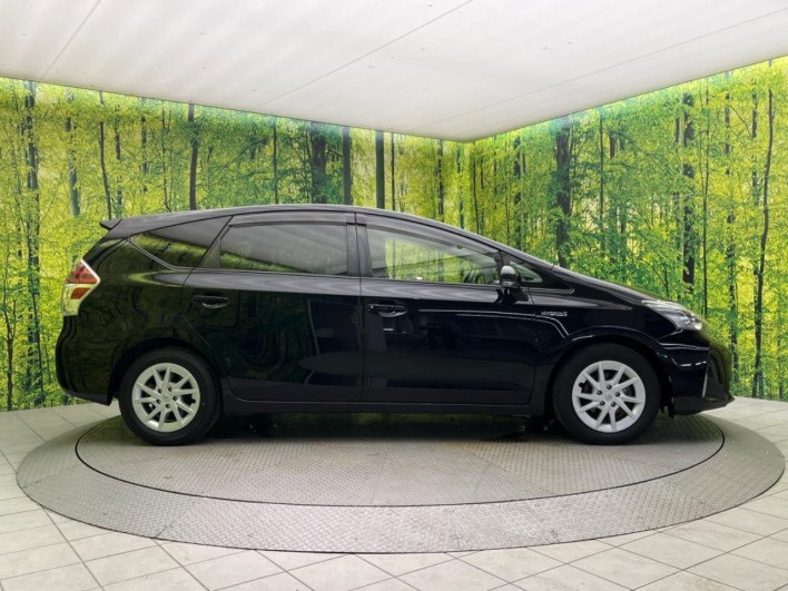 2015 Toyota Prius α DAA-ZVW41W (UW-6a20edc460381)[10]