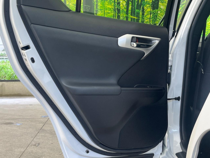 2011 Lexus CT DAA-ZWA10 (UW-6a20edca539a6)[15]