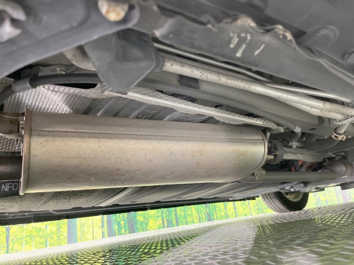 2014 Toyota Voxy DAA-ZWR80G (UW-6a20edcf0a44a)[26]