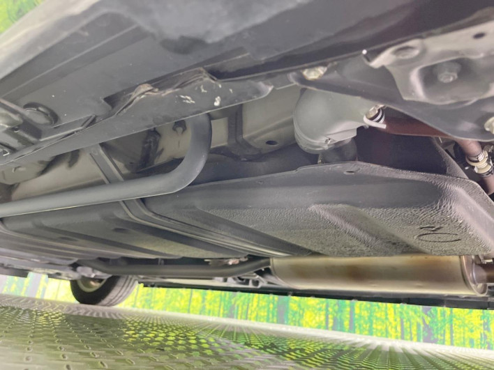 2014 Toyota Voxy DAA-ZWR80G (UW-6a20edcf0a44a)[25]