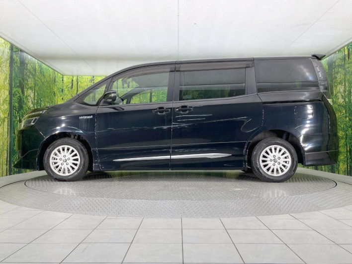 2014 Toyota Voxy DAA-ZWR80G (UW-6a20edcf0a44a)[17]