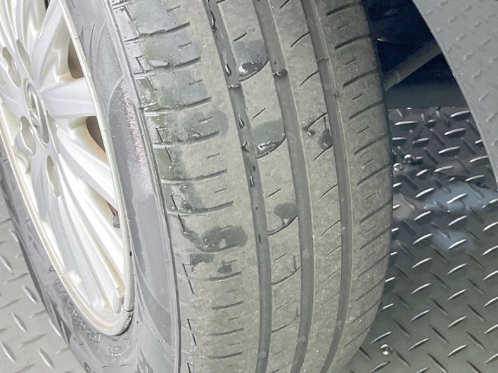 2014 Toyota Voxy DAA-ZWR80G (UW-6a20edcf0a44a)[10]