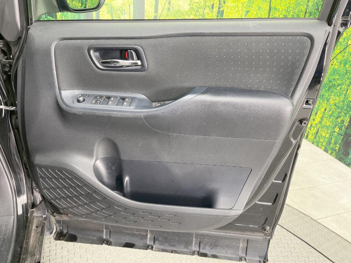 2014 Toyota Voxy DAA-ZWR80G (UW-6a20edcf0a44a)[27]