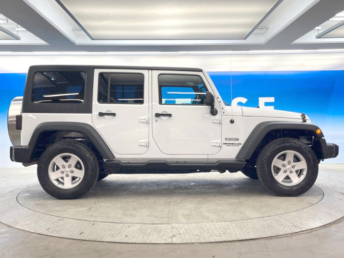 2016 Chrysler Jeep Wrangler Unlimited ABA-JK36L (UW-6a223d78b3f65)[26]