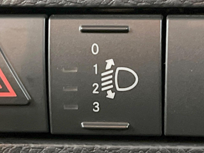 2016 Chrysler Jeep Wrangler Unlimited ABA-JK36L (UW-6a223d78b3f65)[11]