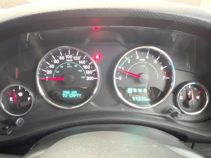 2016 Chrysler Jeep Wrangler Unlimited ABA-JK36L (UW-6a223d78b3f65)[21]