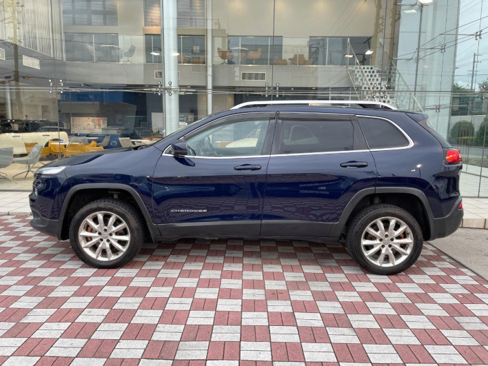 2015 Chrysler Jeep Cherokee ABA-KL32 (UW-6a223d7acf88d)[24]