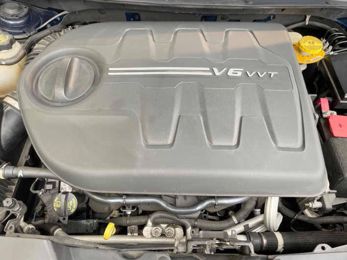 2015 Chrysler Jeep Cherokee ABA-KL32 (UW-6a223d7acf88d)[18]