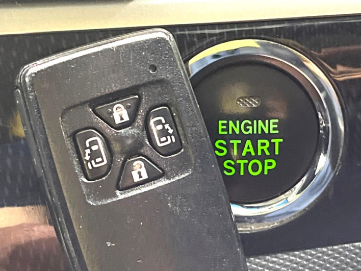 2013 Toyota Estima DBA-ACR50W (UW-6a223d9a39a91)[17]