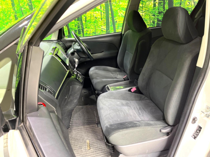 2013 Toyota Estima DBA-ACR50W (UW-6a223d9a39a91)[28]