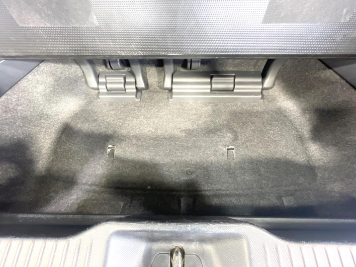 2014 Toyota Estima DBA-ACR50W (UW-6a223d9a79e0b)[27]