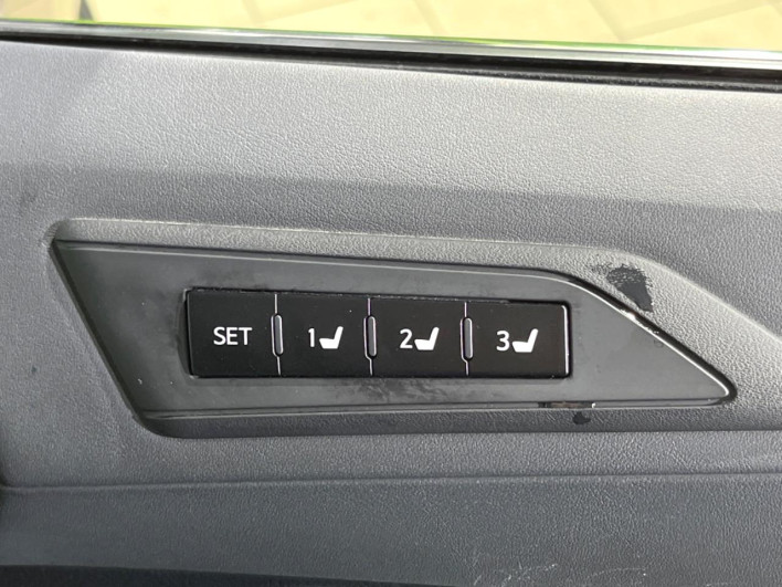2016 Toyota Vellfire DBA-AGH30W (UW-6a223d9d43f5e)[24]