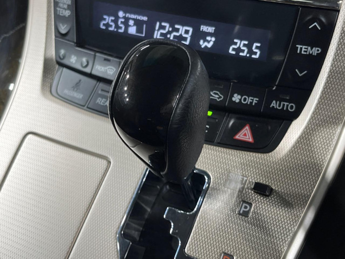 2013 Toyota Alphard DBA-ANH20W (UW-6a223dacc378d)[27]