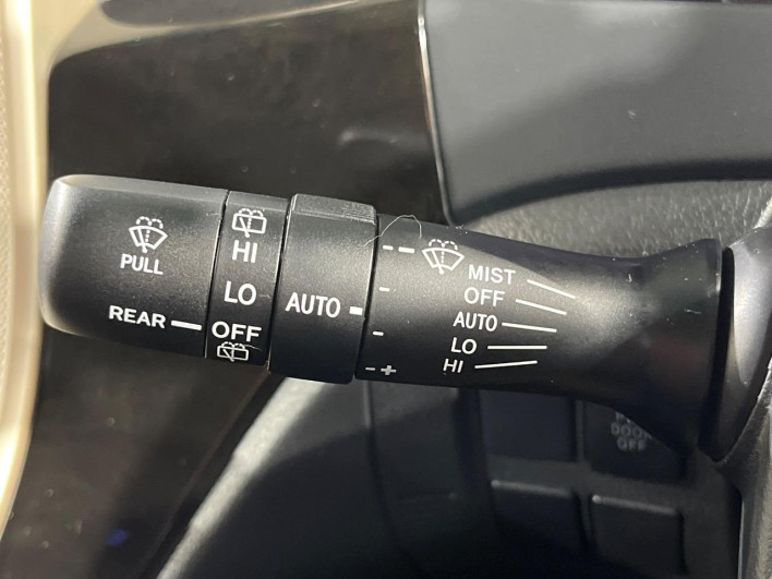 2013 Toyota Alphard DBA-ANH20W (UW-6a223dacc378d)[26]