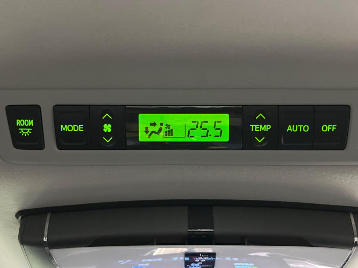 2013 Toyota Alphard DBA-ANH20W (UW-6a223dacc378d)[17]